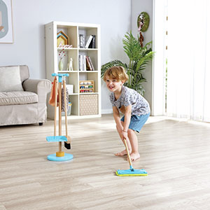 Juego De Limpieza Con Escoba - Hape - Juego Simbolico - Imagen 2