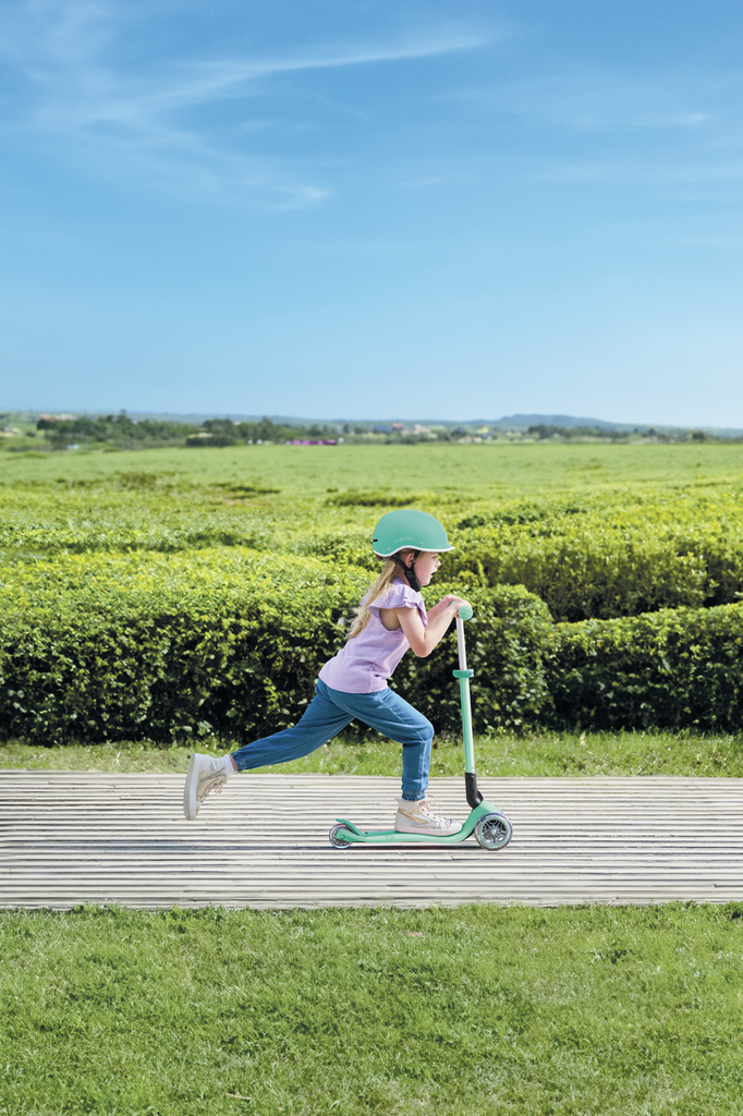Patinete Primo Plegable Luces Menta - Globber - Imagen 5